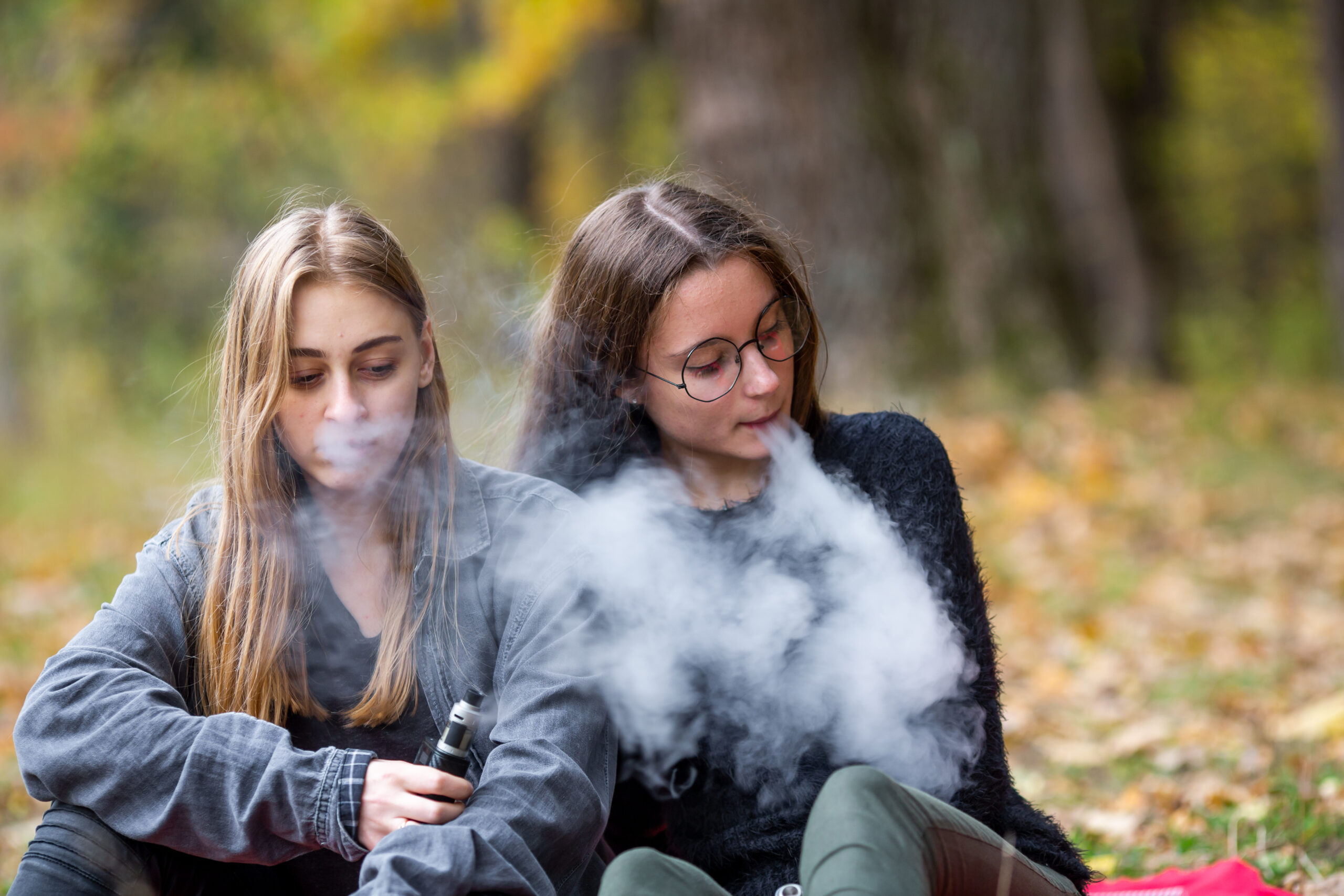 Young adults using vapes more likely to be anxious and lonely, study finds
